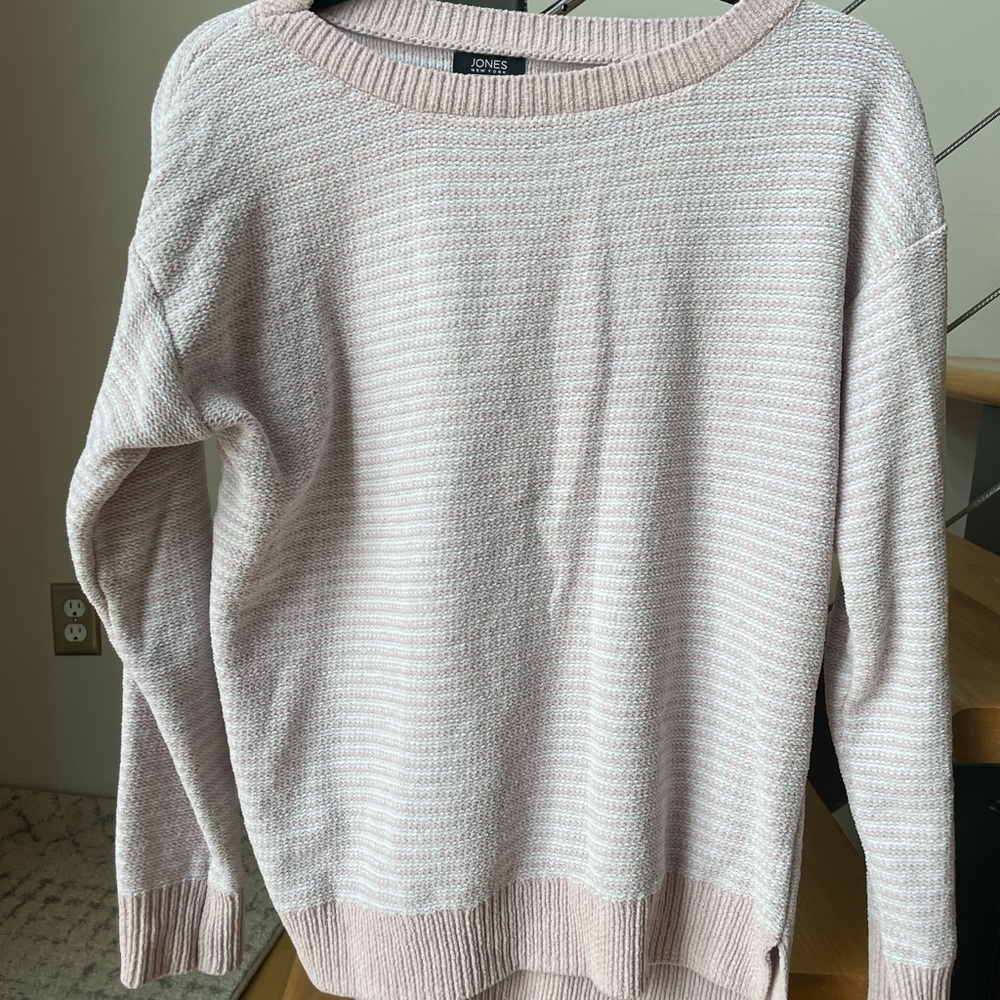Super soft Blush pink and white sweater